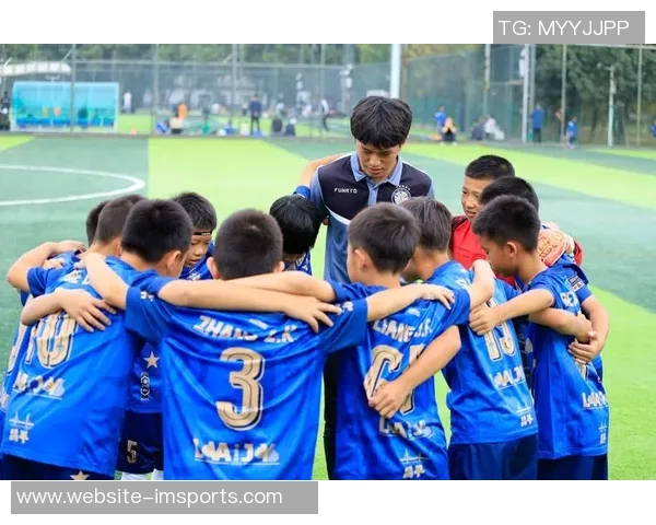 桌球与足球的完美结合探索运动的魅力与团队合作的精神 桌球与足球的完美结合探索运动的魅力与团队合作的精神